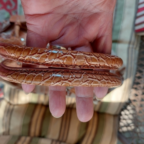 Gussaci Large 2-Tone Large Handbag/Purse - Picture 9 of 16